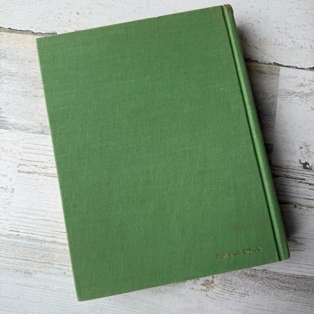 Vintage 'Robinson Crusoe' Hardcover Book (1983) Fiction Novel